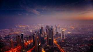 Nairobi bei Nacht in Kenia